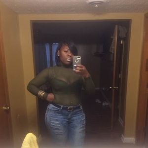 Meet your Posher, Alana